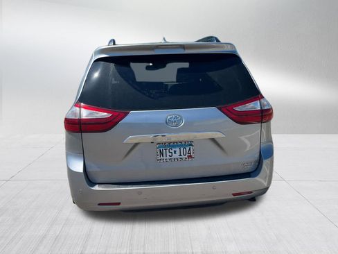 Used 2017 Toyota Sienna Limited Premium AWD/4WD image 5