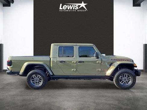 Used 2025 Jeep Gladiator Mojave AWD/4WD image 5