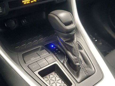 Used 2019 Toyota RAV4 LE image 28