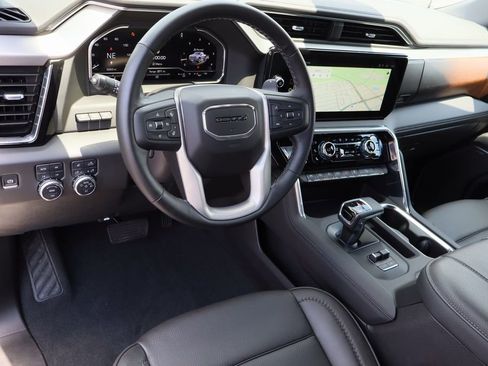 Used 2025 GMC Sierra 1500 Denali w/ Denali Reserve Package AWD/4WD image 12