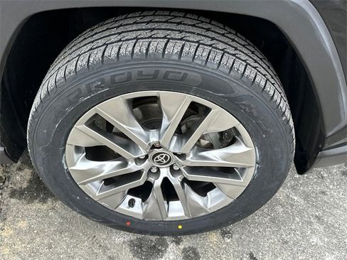 Used 2021 Toyota RAV4 Limited image 7