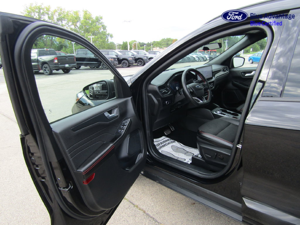 Certified 2024 Ford Escape ST-Line AWD/4WD image 19
