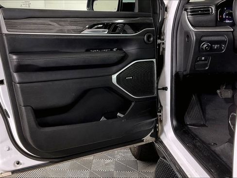 Used 2022 Jeep Wagoneer Series II AWD/4WD image 22