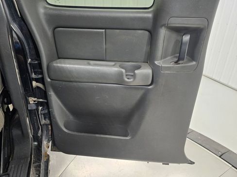 Used 2004 Chevrolet Silverado 2500 LS image 30