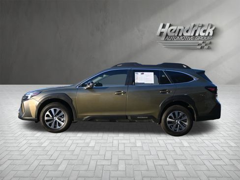 Used 2025 Subaru Outback Premium image 6