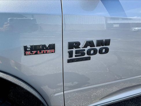 Used 2019 RAM 1500 Express w/ Wheel & Sound Group AWD/4WD image 26