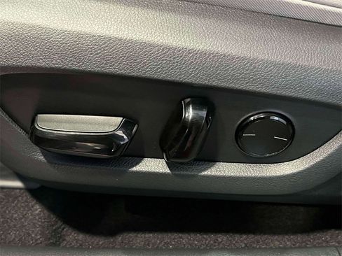 Certified 2025 Lexus RX 350h w/ Kick Sensor & Tow Package image 15