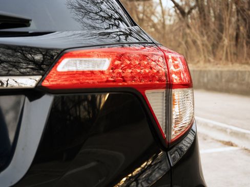 Used 2021 Honda HR-V EX image 13