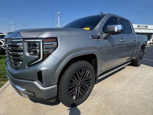 Used 2023 GMC Sierra 1500 Denali w/ Denali Reserve Package AWD/4WD image 3