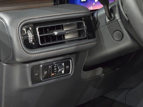 New 2026 Lincoln Aviator Reserve w/ Jet Appearance Package image 16