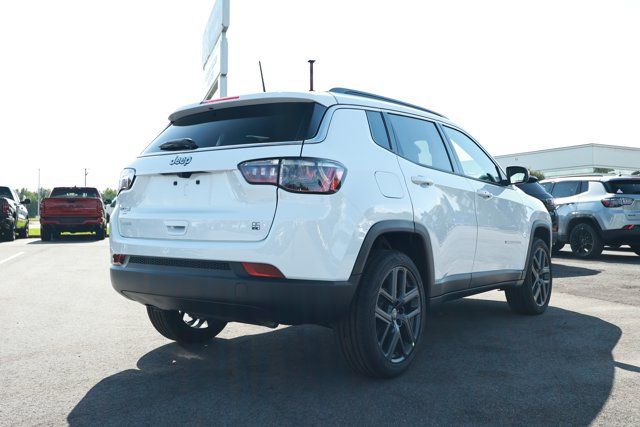 New 2026 Jeep Compass Latitude AWD/4WD image 6