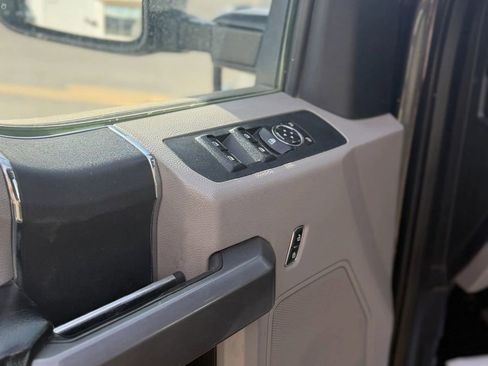 Used 2018 Ford F250 XLT w/ XLT Value Package image 6