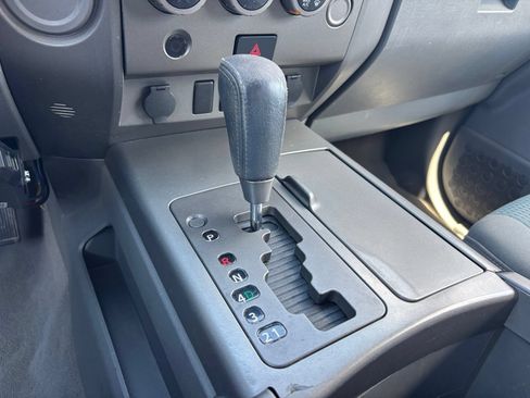 Used 2006 Nissan Titan SE RWD image 23