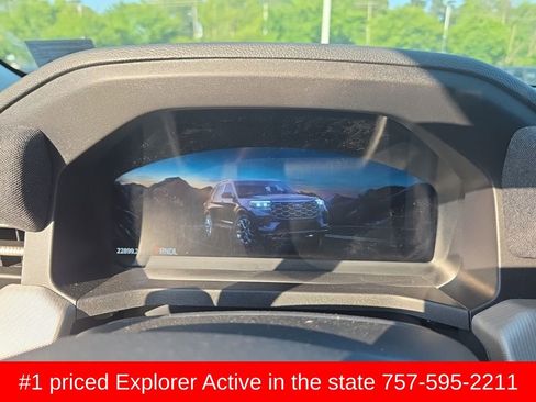 Used 2025 Ford Explorer Active w/ Active Comfort Package AWD/4WD image 13
