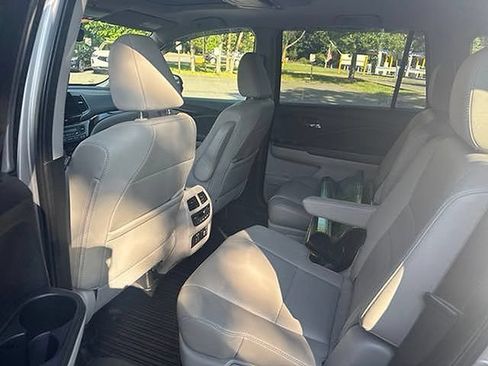Used 2019 Honda Pilot Touring image 21