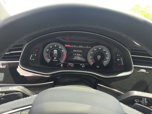 Used 2025 Audi Q7 3.0T Premium Plus AWD/4WD image 14