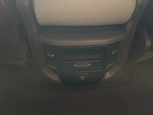 Used 2019 RAM 1500 Laramie AWD/4WD image 21