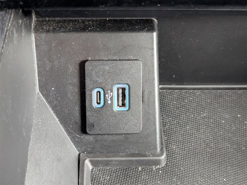 Used 2022 Ford F150 Lariat image 21