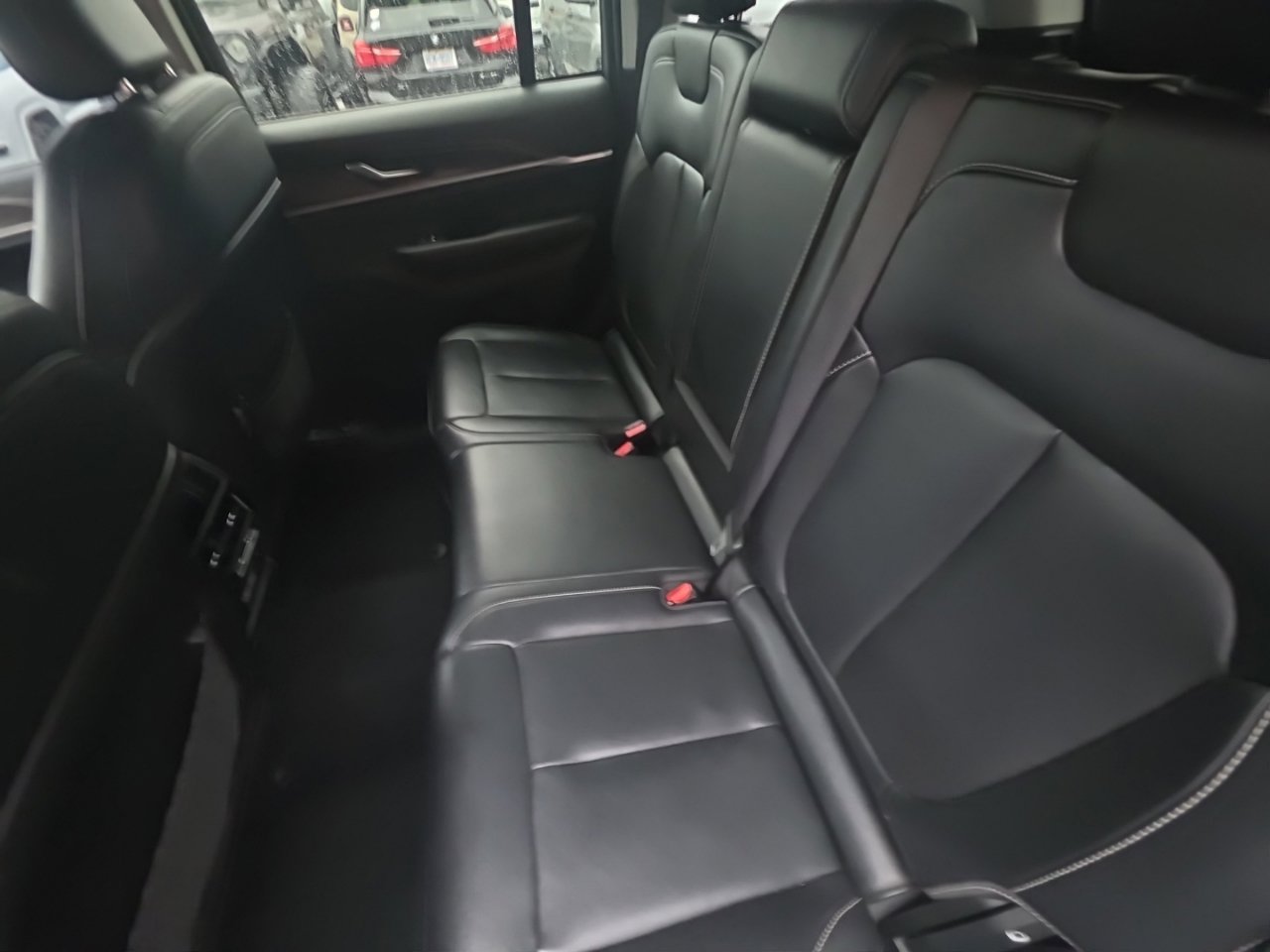 Used 2023 Jeep Grand Cherokee Limited RWD image 18