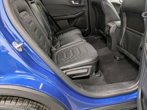 Used 2023 Ford Escape Platinum w/ Premium Technology Package AWD/4WD image 28