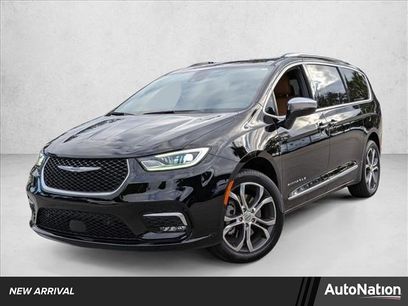 Used 2024 Chrysler Pacifica Pinnacle