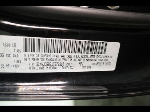 Used 2018 Jeep Compass Latitude w/ Popular Equipment Group AWD/4WD image 26