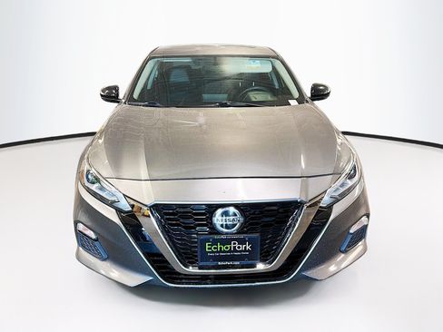 Used 2019 Nissan Altima 2.5 SR w/ SR Premium Package AWD/4WD image 2