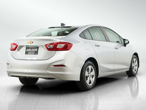 Used 2016 Chevrolet Cruze LS FWD image 5