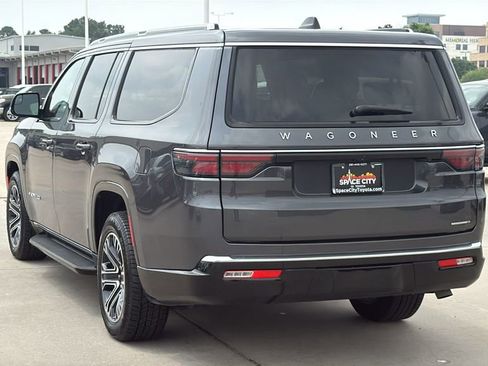Used 2024 Jeep Wagoneer L Series II RWD image 3
