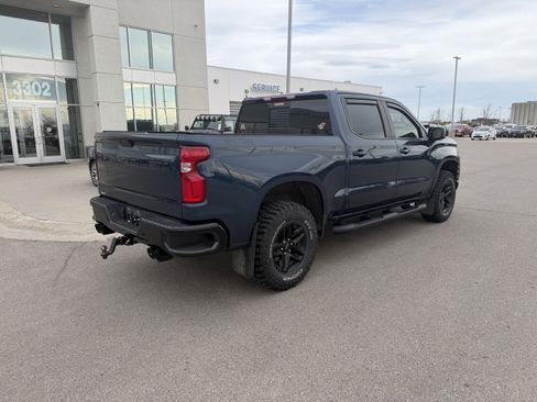 Used 2021 Chevrolet Silverado 1500 LT Trail Boss w/ Convenience Package II image 4