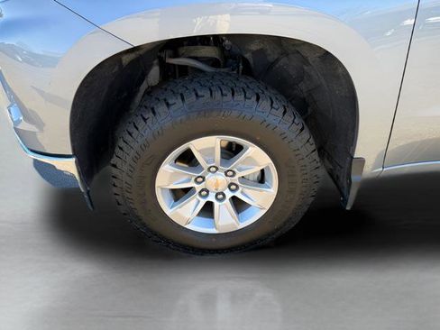 Used 2025 Chevrolet Silverado 1500 LT AWD/4WD image 24