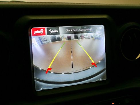 Used 2021 Jeep Wrangler Unlimited Sahara AWD/4WD image 25