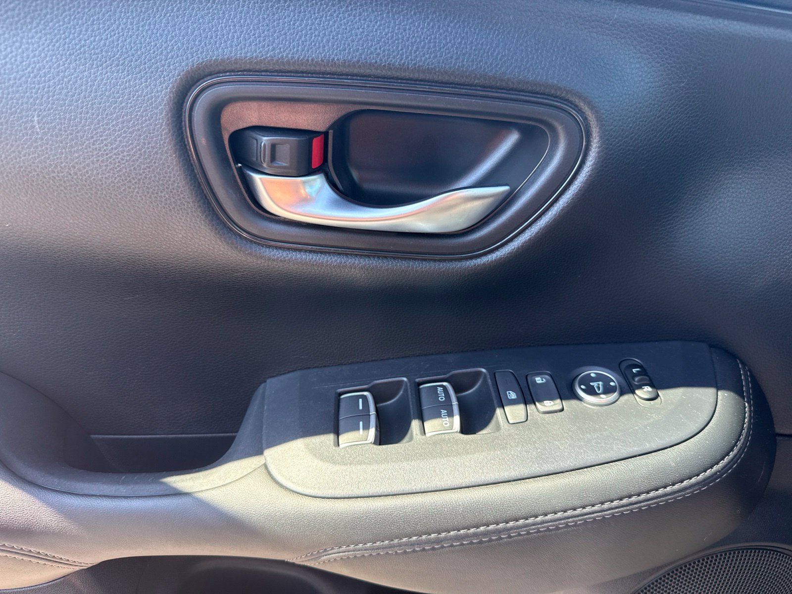 Used 2024 Honda HR-V EX-L image 21