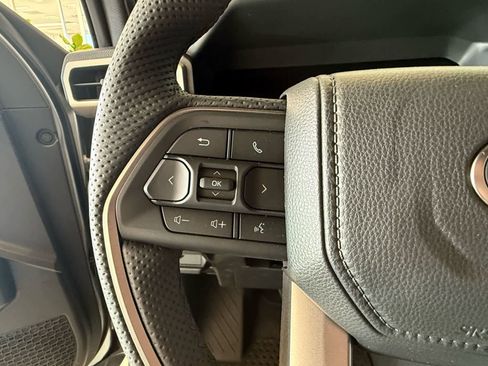 Used 2025 Toyota Tacoma TRD Off-Road w/ TRD Off Road Premium Package image 17