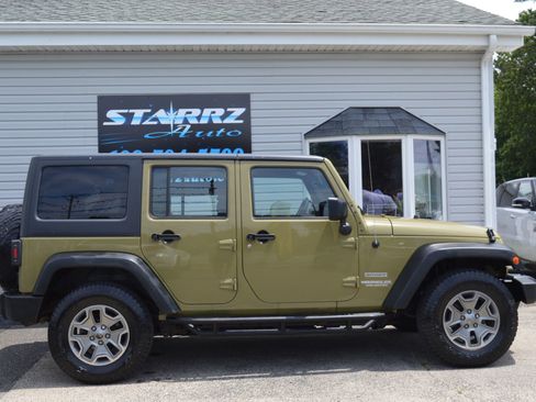 Used 2013 Jeep Wrangler Unlimited Sport w/ Connectivity Group image 6