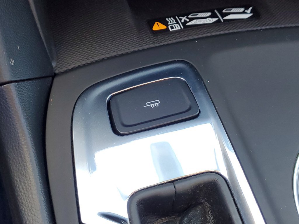 Used 2018 Chevrolet Equinox Premier FWD image 18