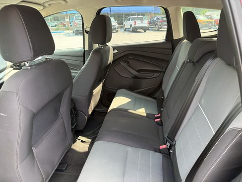 Used 2015 Ford Escape SE w/ Equipment Group 201A FWD image 12