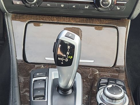 Used 2013 BMW 528i xDrive Sedan image 19