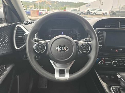 Used 2021 Kia Soul S FWD image 11