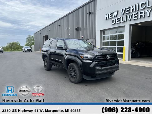 Used 2025 Toyota 4Runner SR5 AWD/4WD image 1