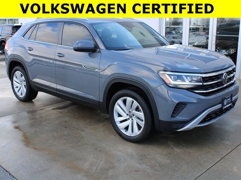 Certified 2022 Volkswagen Atlas Cross Sport SE image 1