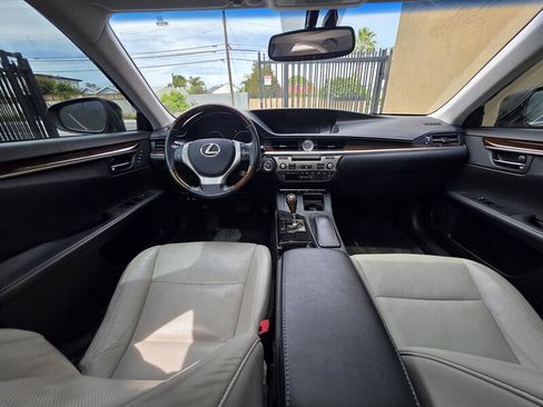 Used 2013 Lexus ES 350 w/ Luxury Pkg FWD image 15