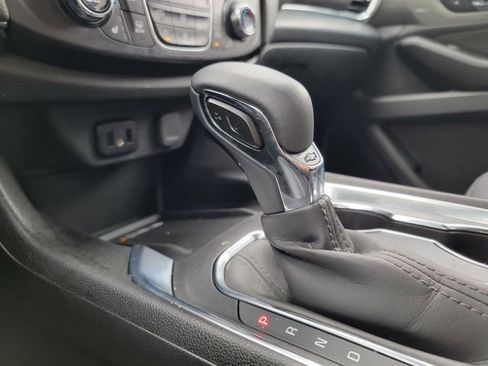 Used 2023 Chevrolet Traverse LT w/ LPO, Floor Liner Package FWD image 31