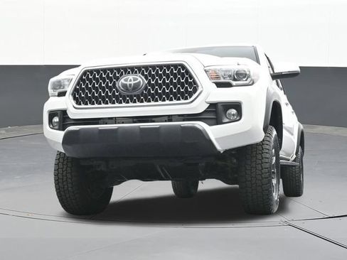Used 2018 Toyota Tacoma TRD Off-Road AWD/4WD image 56