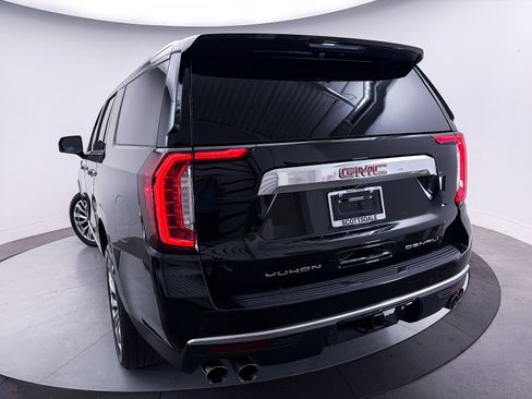 Used 2022 GMC Yukon XL Denali w/ Denali Premium Package AWD/4WD image 4