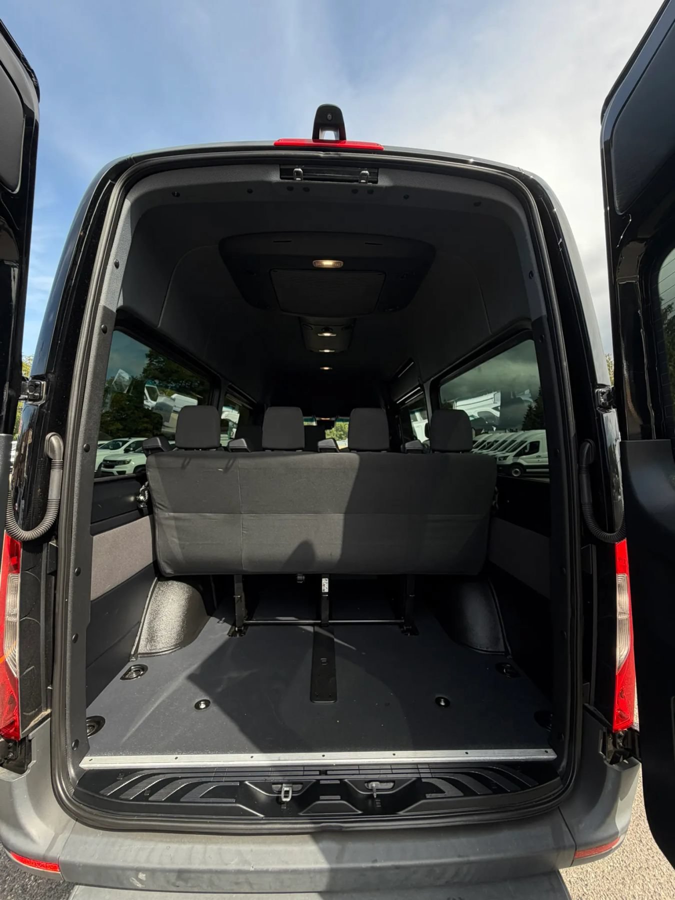 Used 2019 Mercedes-Benz Sprinter 2500 w/ Premium Package image 19