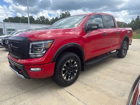 Used 2023 Nissan Titan PRO-4X w/ Pro-4x Convenience Package image 2
