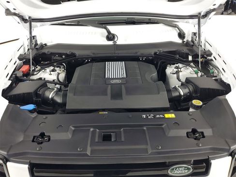 Used 2024 Land Rover Defender 110 SE image 16