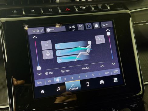 Used 2024 Jeep Grand Cherokee Altitude image 17