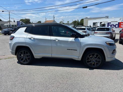 Certified 2024 Jeep Compass Limited w/ High Altitude Package AWD/4WD image 2